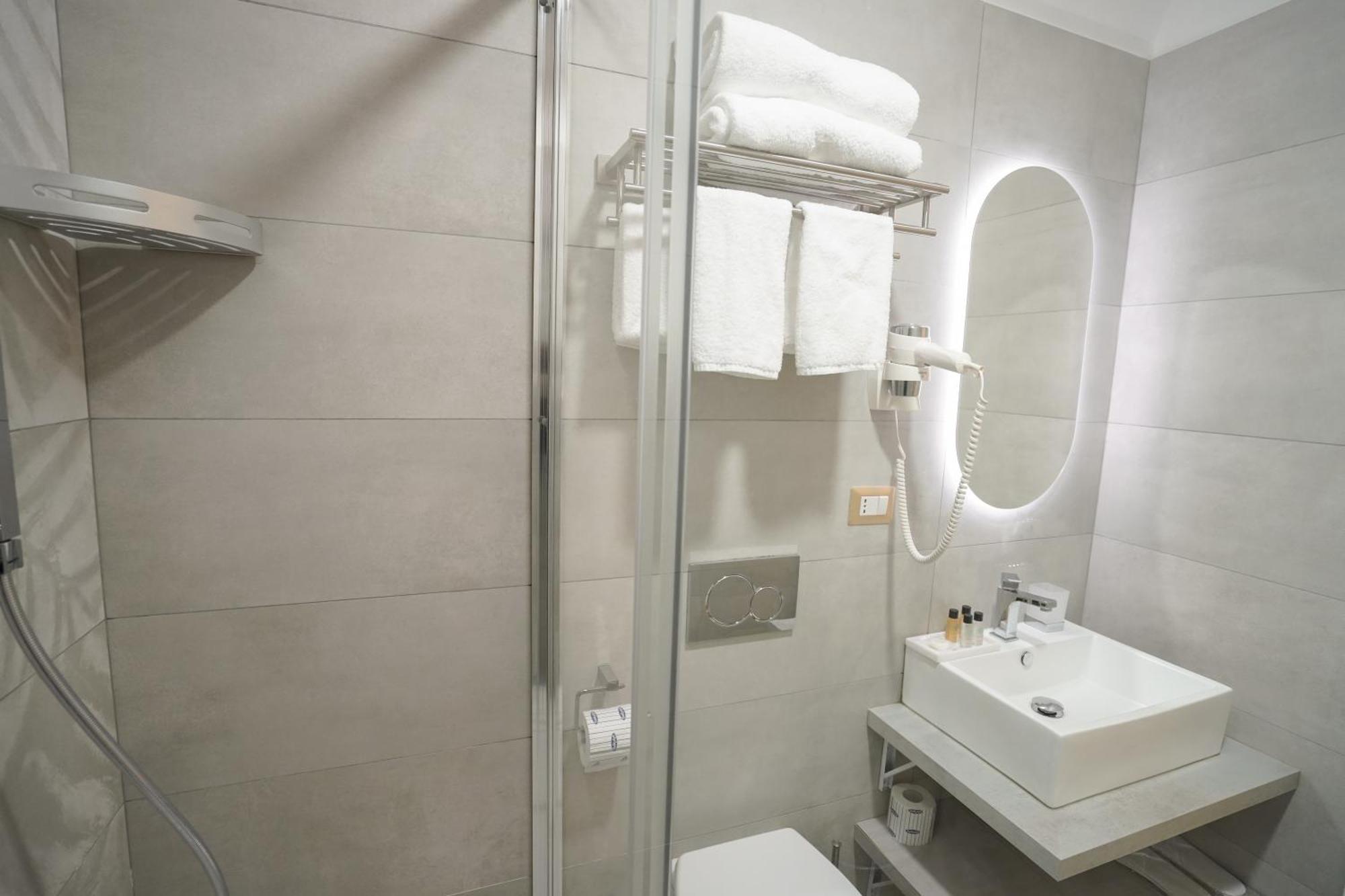 Charm&Bella Guesthouse โรม ภายนอก รูปภาพ